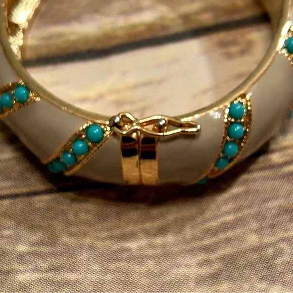 J.Crew Bracelet. Gold Silver and Blue. Magnetic Clasps. - Picture 7 of 11